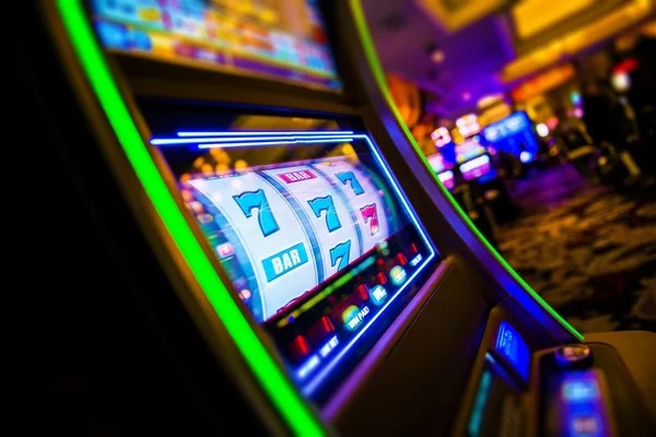 slot828 platform interface showing live tables and sportsbook
